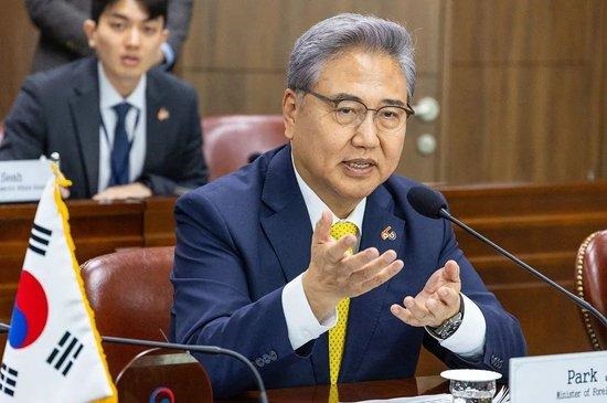 韩国政府诠释了“墙头草”？
