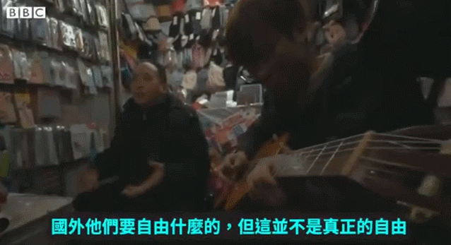 “逃离”武汉的英国人:政府骗我们说回去就安
